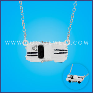 SILVER CABLE CHAIN NECKLACE WITH WHITE CAR PENDANT