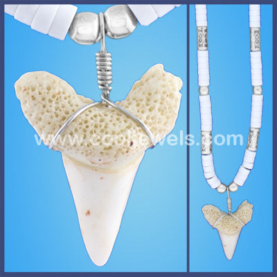 WHITE CHIP & SILVER BEADED NECKLACE WITH IMITATION TOOTH