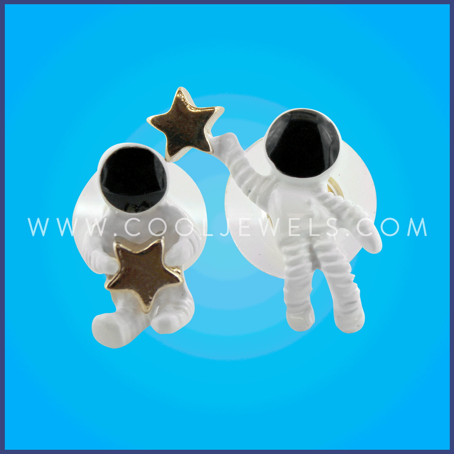 POST EARRINGS WITH ASTRONAUT
